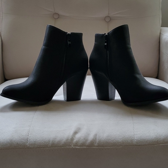 Heel Booties - Picture 2 of 4